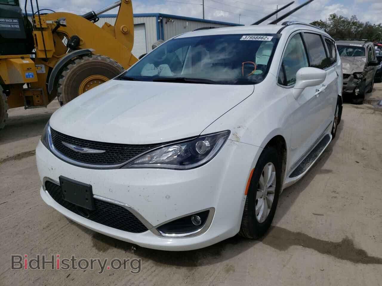 2019 CHRYSLER PACIFICA - VIN: 2C4RC1BG0KR705856 - Фото 2