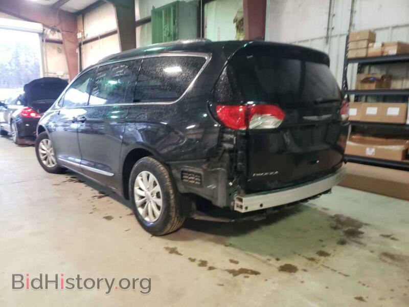 2019 Chrysler PACIFICA (VIN 2C4RC1BG2KR597109) — photo 3 of 10
