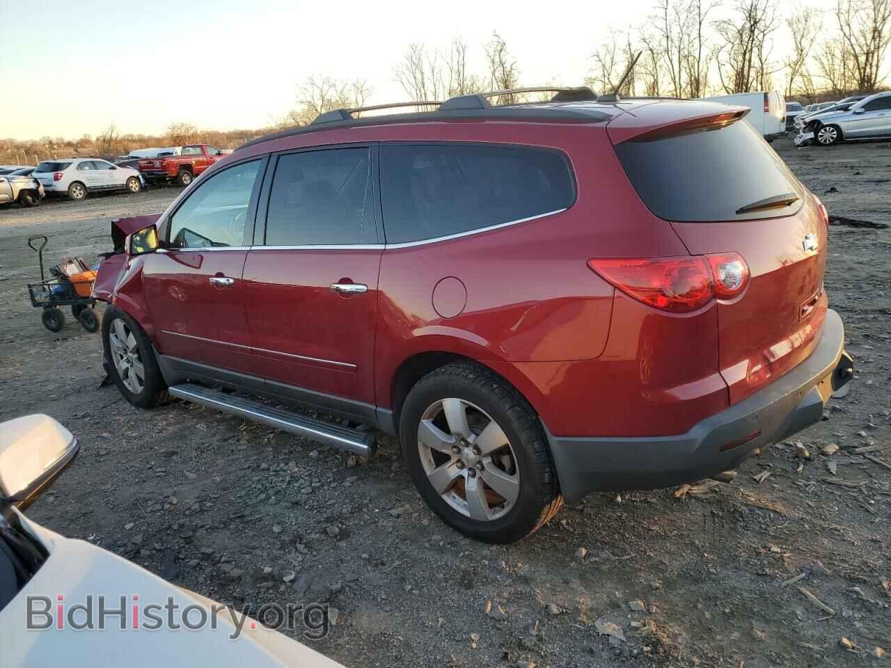 2012 CHEVROLET TRAVERSE - VIN: 1GNKRLED7CJ314696 - Фото 2