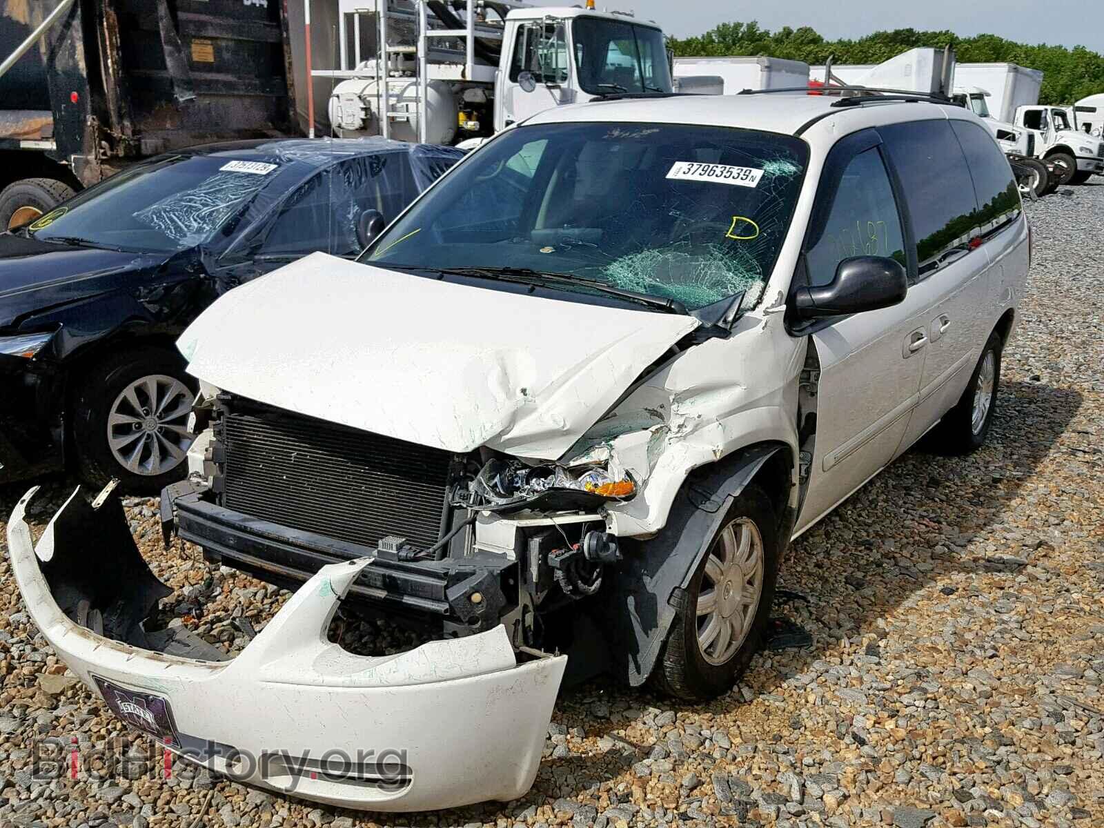 2005 CHRYSLER MINIVAN - VIN: 2C4GP54L75R559800 - Фото 2