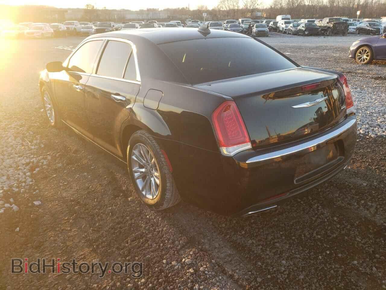 2017 CHRYSLER 300 - VIN: 2C3CCAEG2HH566494 - Фото 2