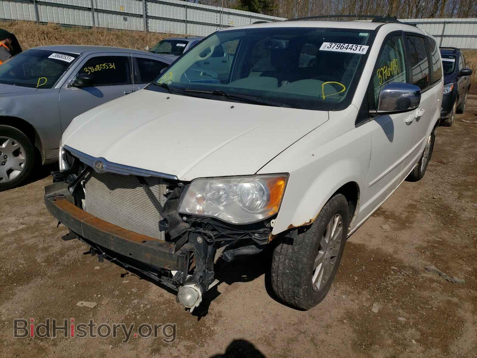 2008 CHRYSLER MINIVAN - VIN: 2A8HR54P28R603250 - Фото 2