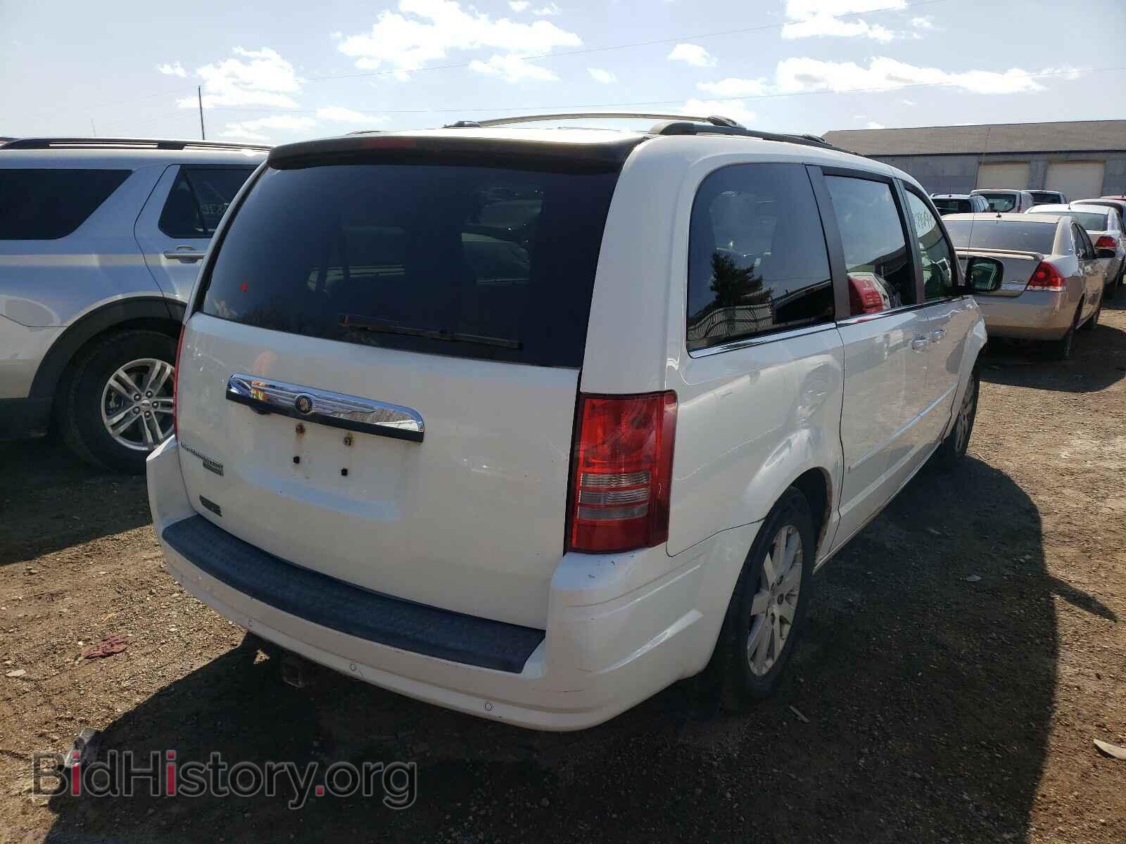 2008 CHRYSLER MINIVAN - VIN: 2A8HR54P28R603250 - Фото 4
