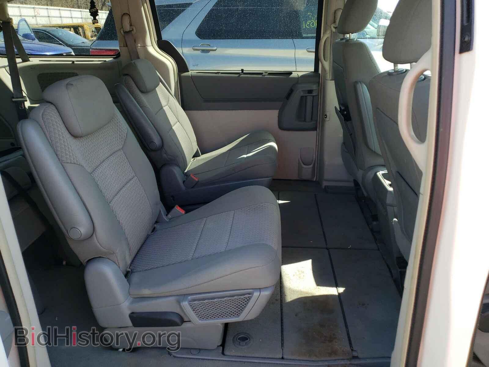 2008 CHRYSLER MINIVAN - VIN: 2A8HR54P28R603250 - Фото 6