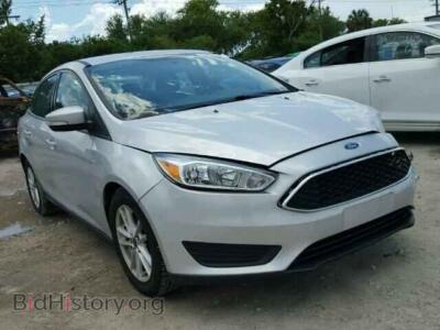 2015 Ford FOCUS, серебристый — VIN 1FADP3F21FL325776, Copart