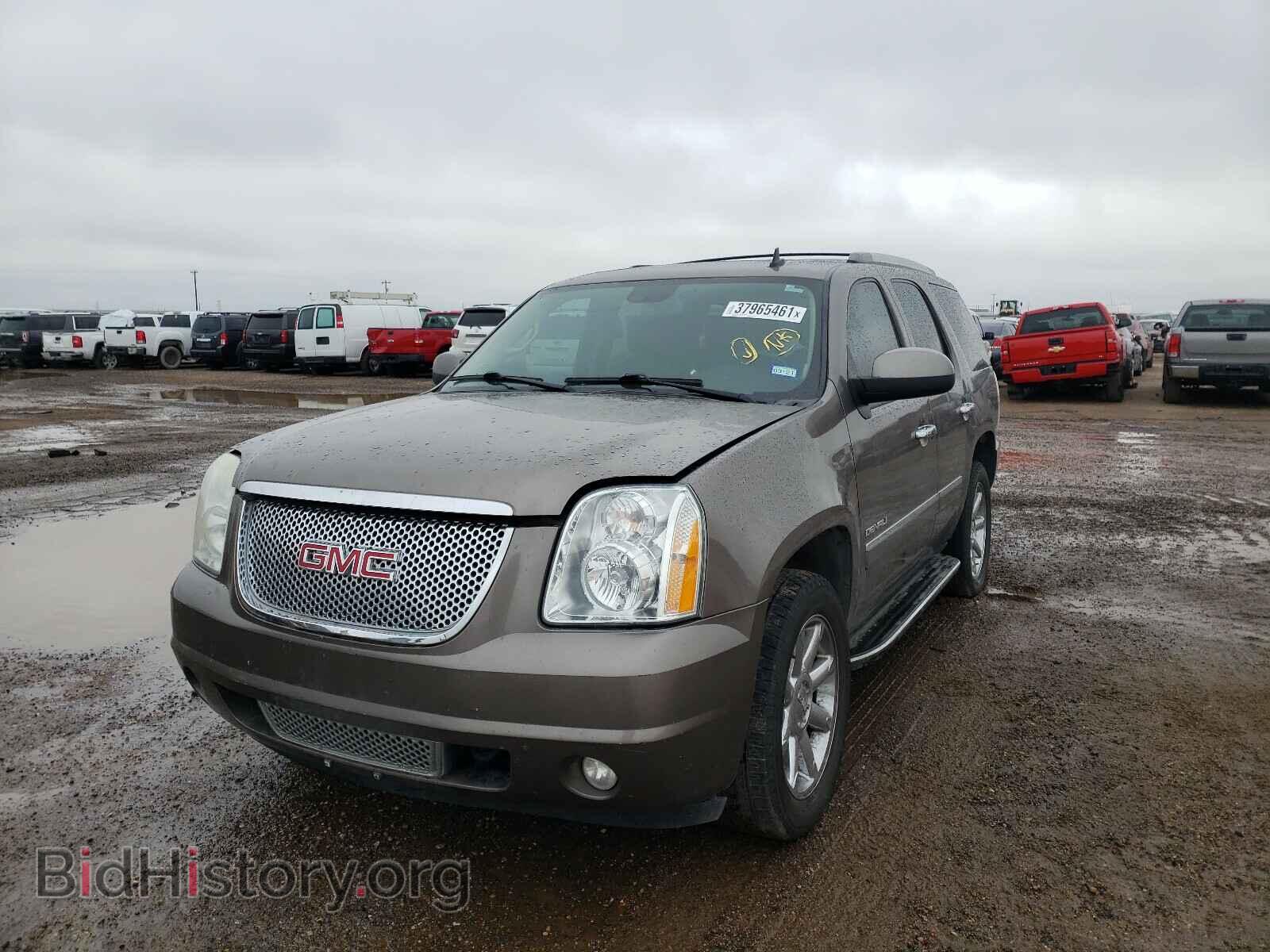 2011 GMC YUKON - VIN: 1GKS2EEF8BR332977 - Фото 2