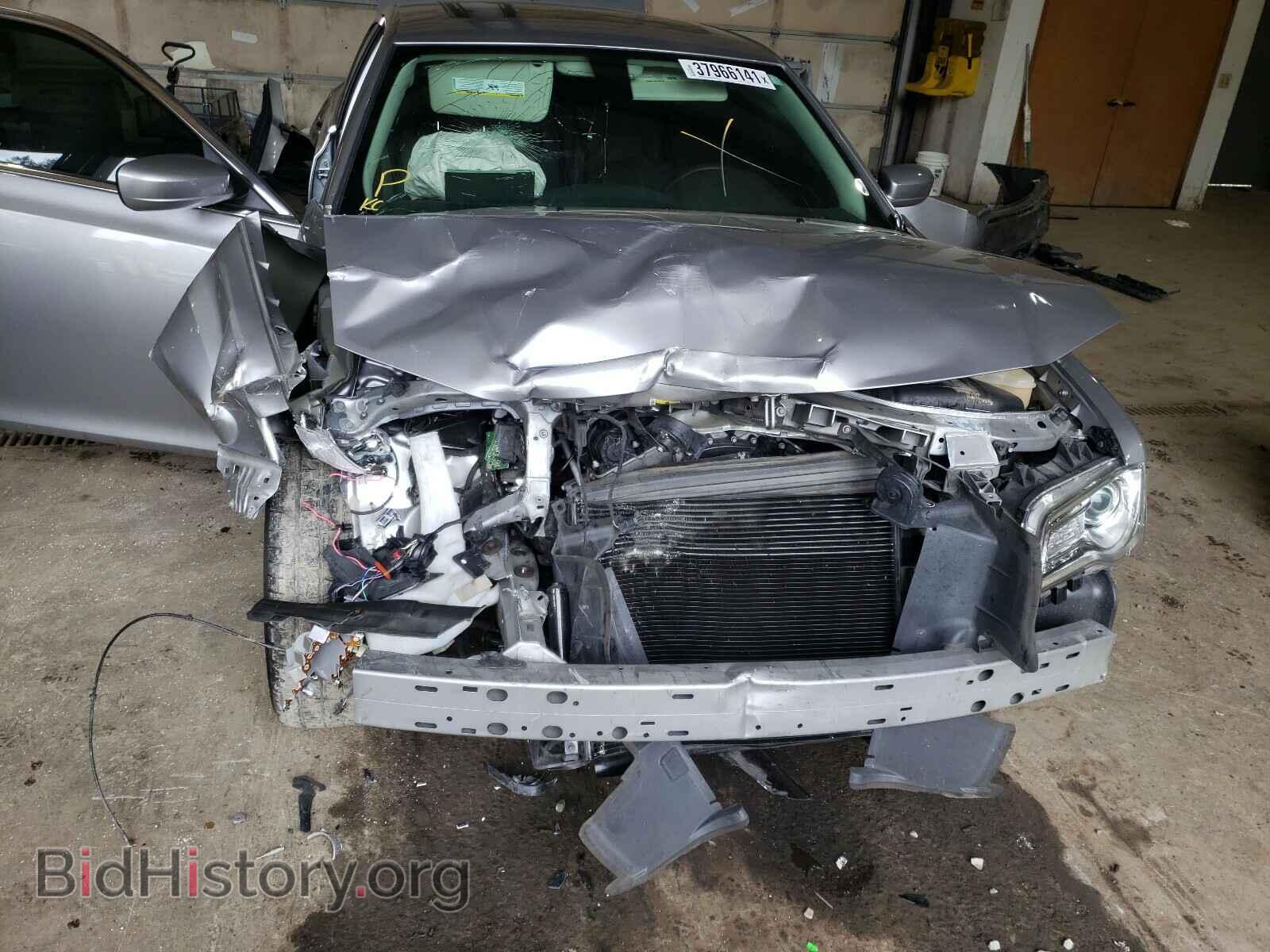 2018 CHRYSLER 300 - VIN: 2C3CCAAG6JH263732 - Фото 9
