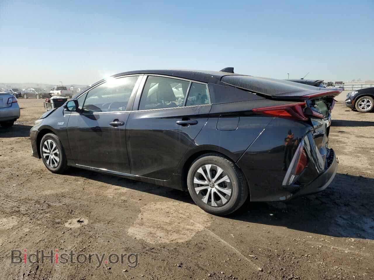 2021 TOYOTA PRIUS - VIN: JTDKAMFP2M3174190 - Фото 2