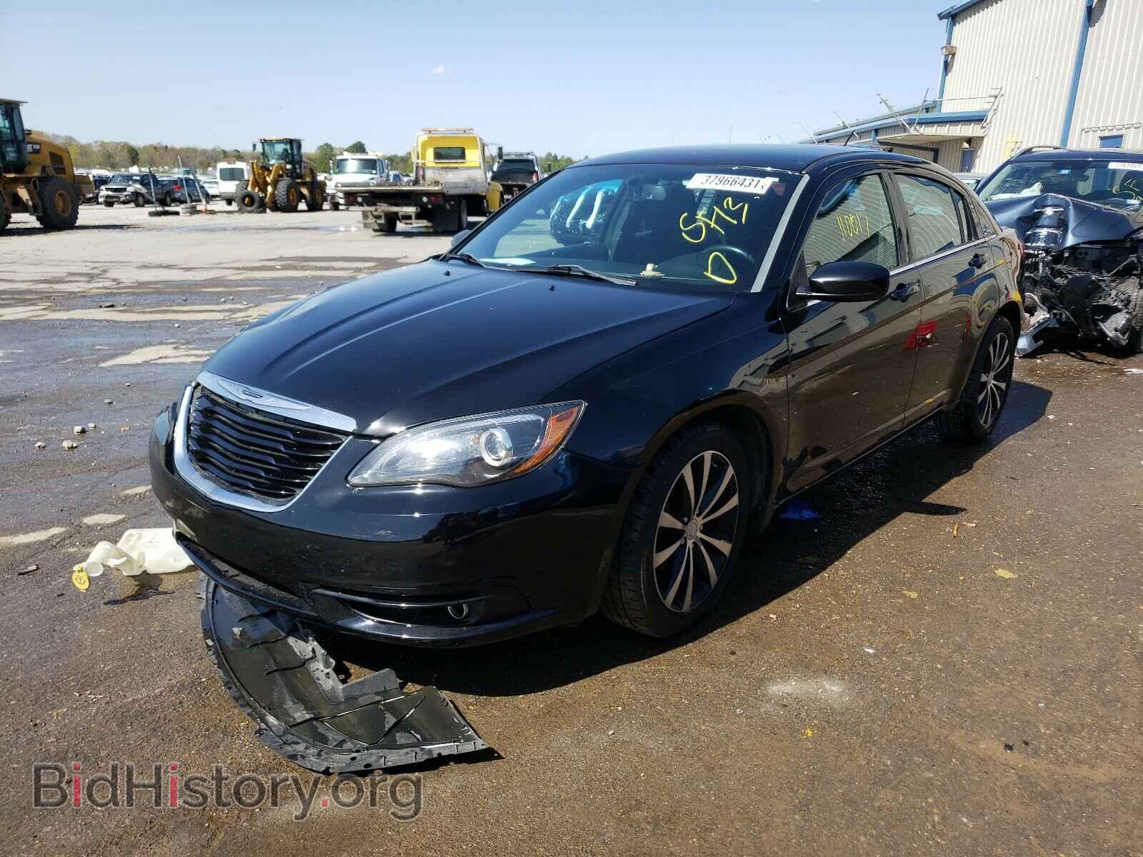 2013 CHRYSLER 200 - VIN: 1C3CCBBG0DN702147 - Фото 2