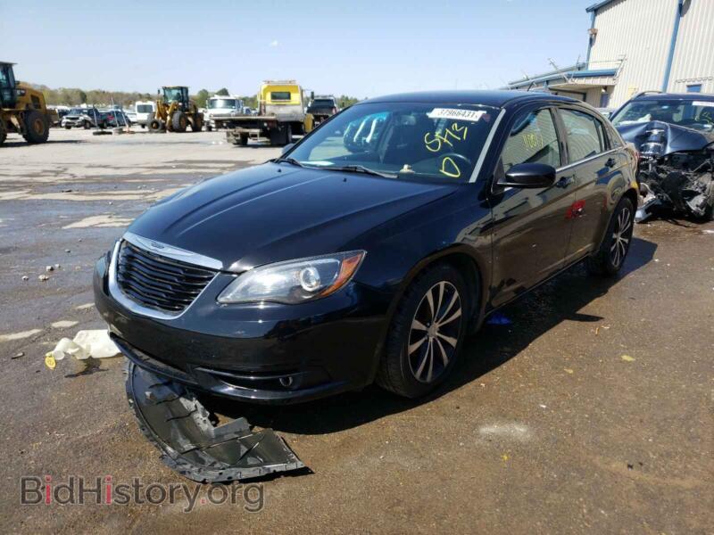 2013 Chrysler 200 (VIN 1C3CCBBG0DN702147) — фото 2 из 10