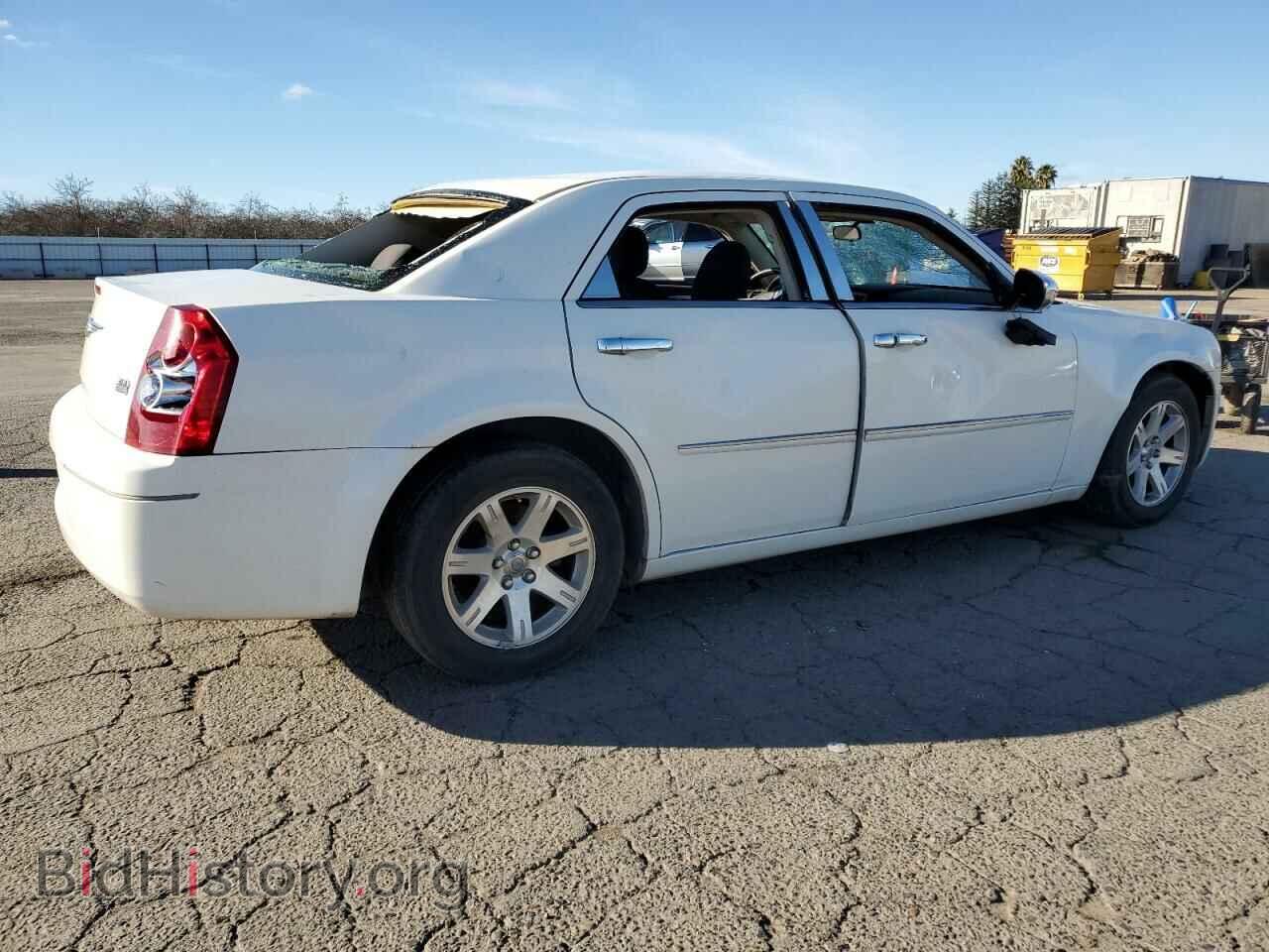 2009 CHRYSLER 300 - VIN: 2C3KA43D39H612444 - Фото 3