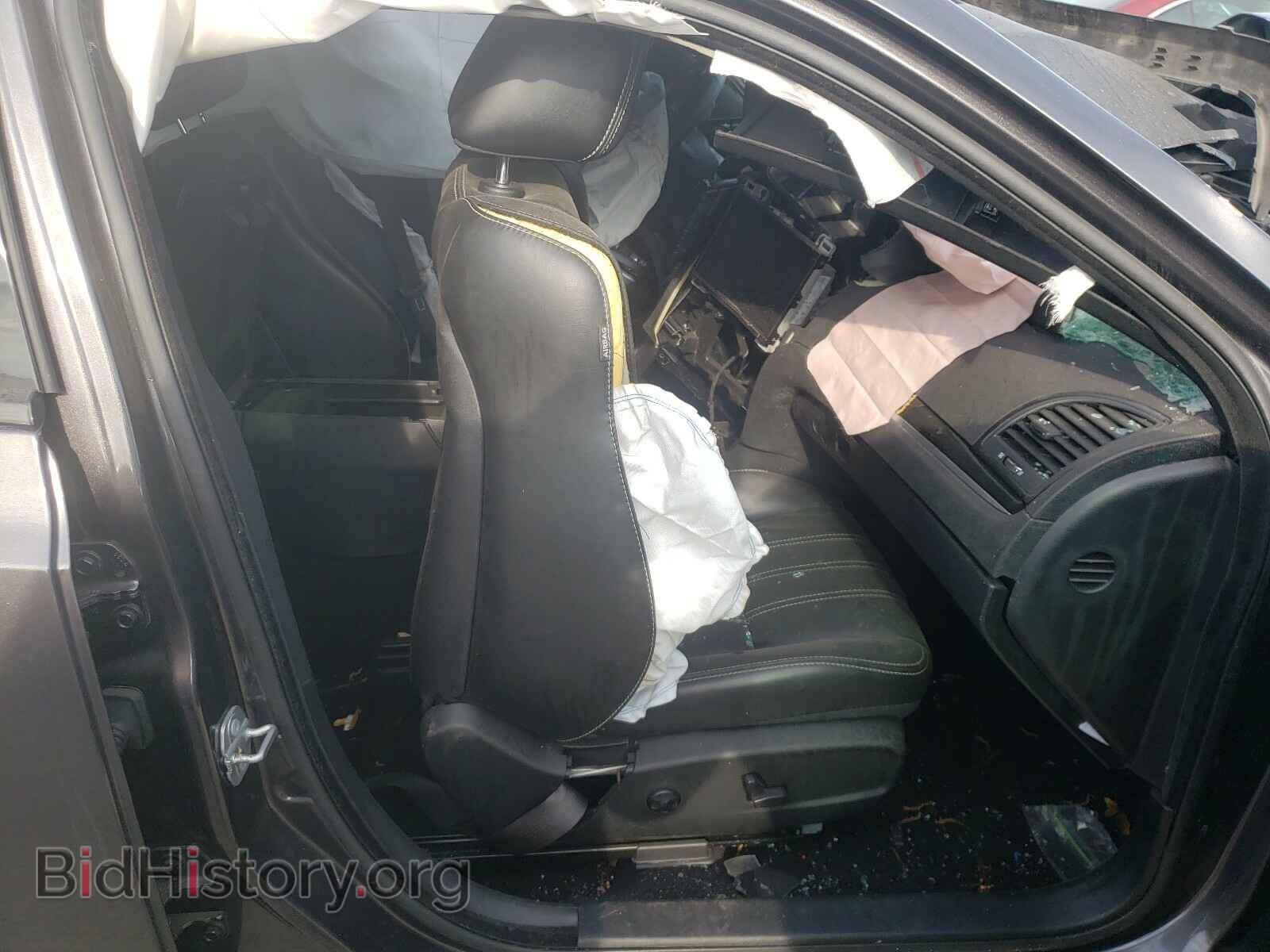 2019 CHRYSLER 300 - VIN: 2C3CCABG8KH634082 - Фото 5
