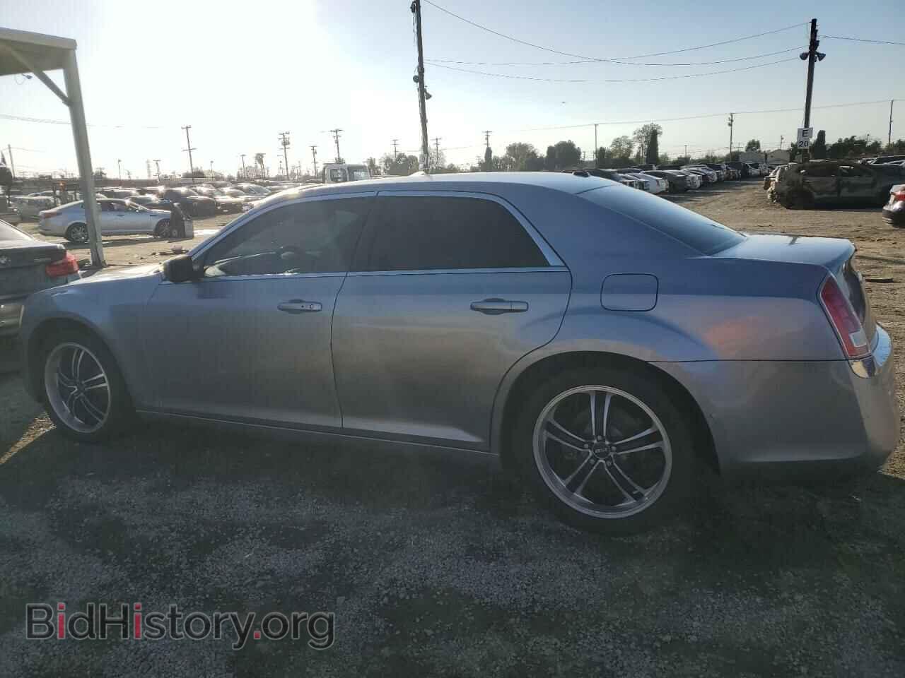 2013 CHRYSLER 300 - VIN: 2C3CCAAG8DH627525 - Фото 2