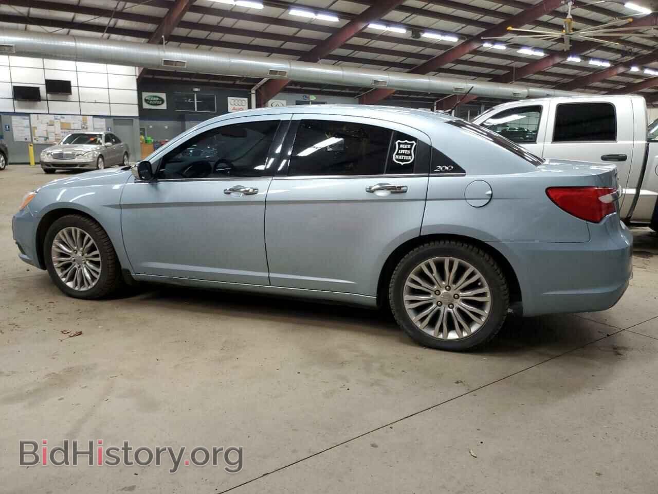 2013 CHRYSLER 200 - VIN: 1C3CCBCG5DN579606 - Фото 2