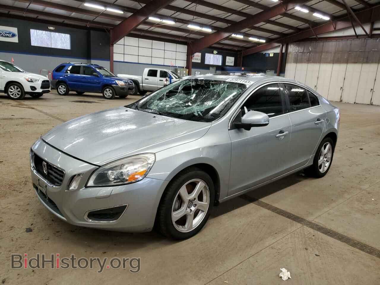 Фотография YV1612FHXD1228369 - VOLVO S60 2013