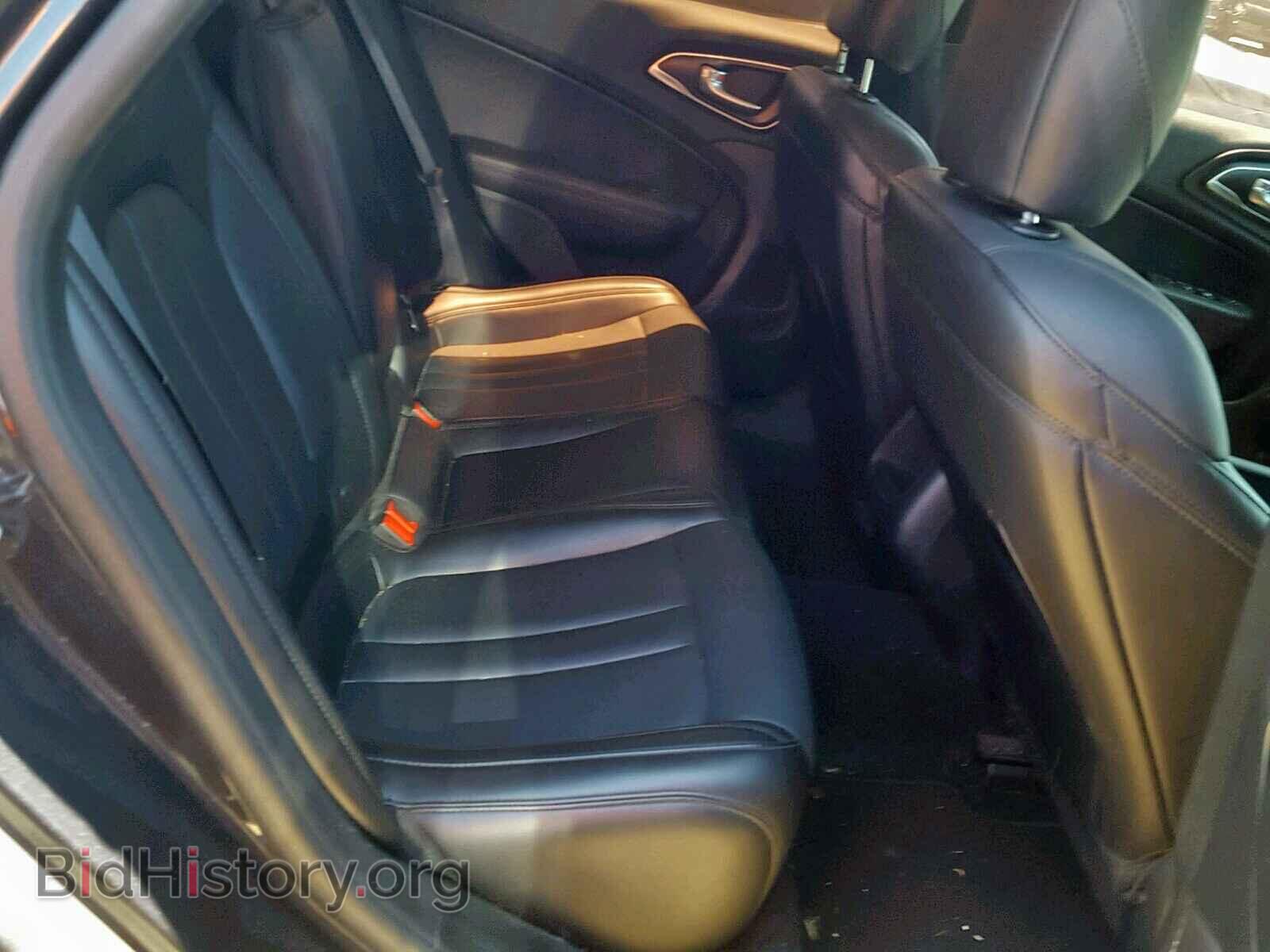 2016 CHRYSLER 200 - VIN: 1C3CCCAB4GN175696 - Photo 6