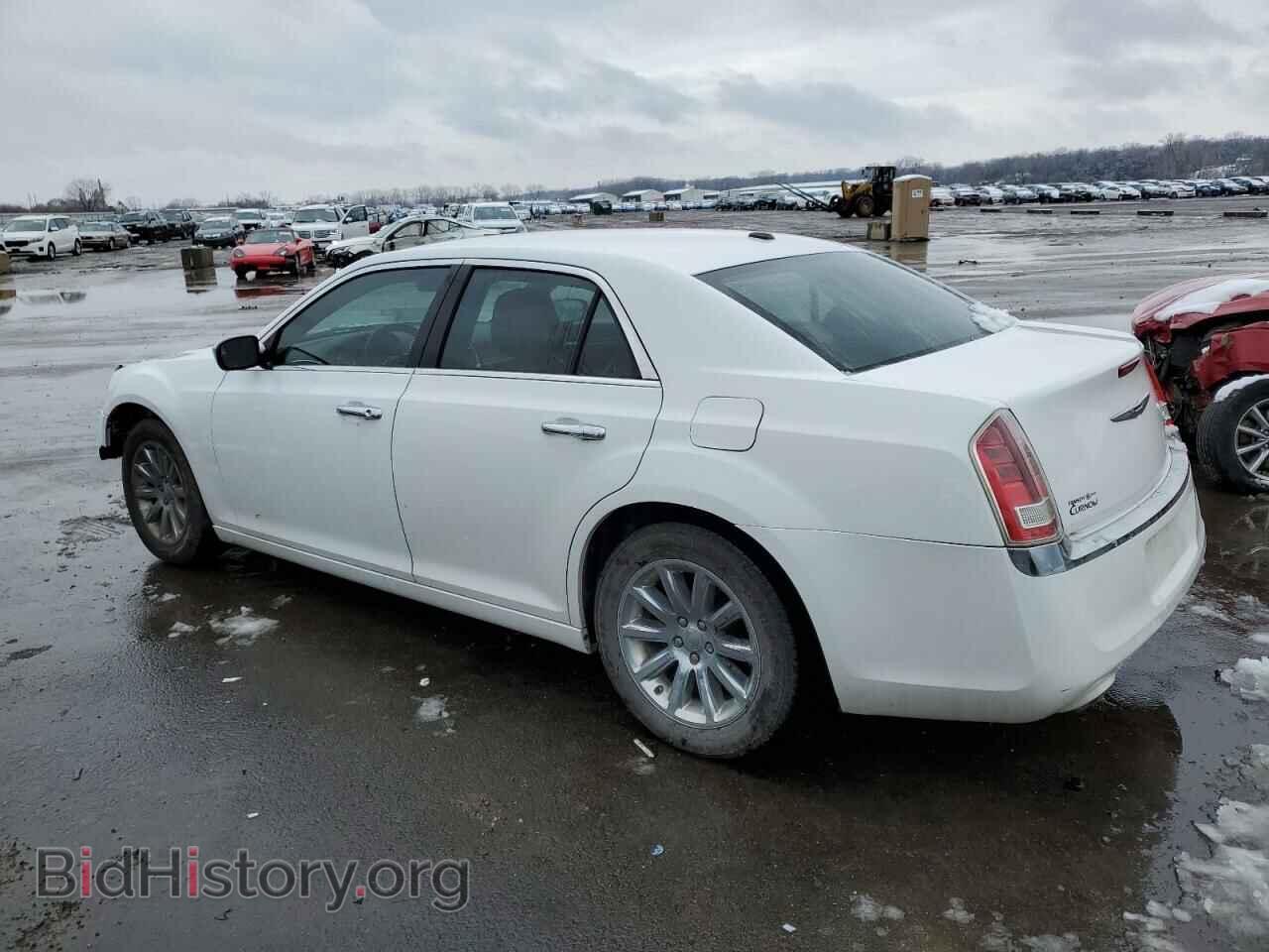 2011 CHRYSLER 300 - VIN: 2C3CA5CG0BH533629 - Фото 2
