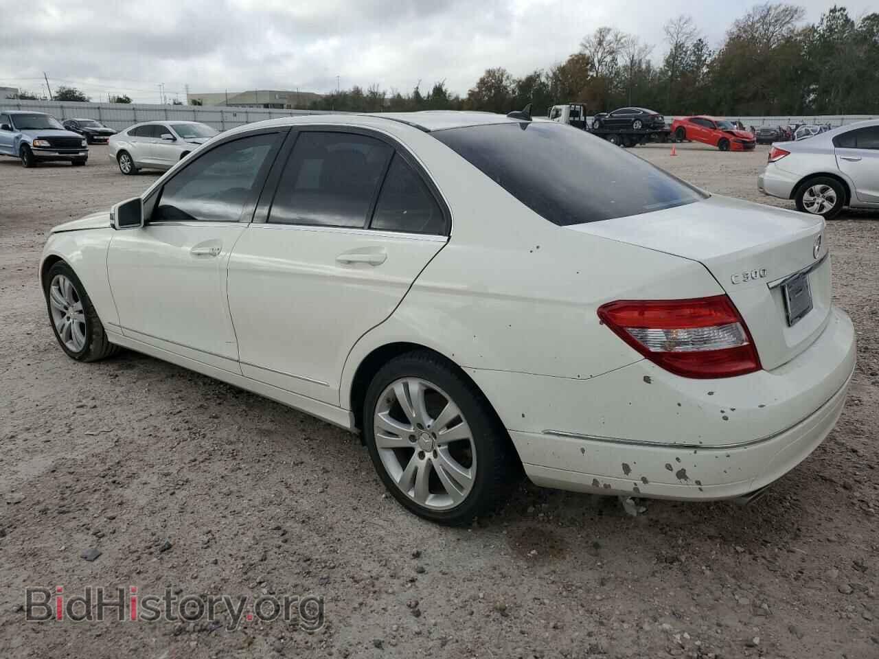 2010 MERCEDES-BENZ C-CLASS - VIN: WDDGF5EB2AF454842 - Фото 2