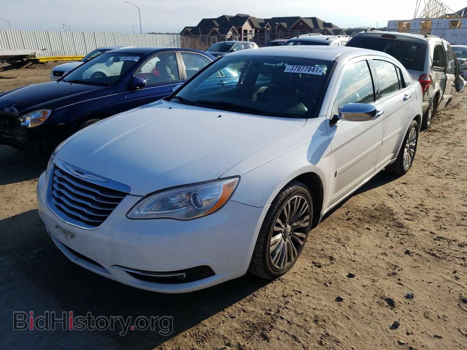 2011 CHRYSLER 200 - VIN: 1C3BC2FG6BN581661 - Фото 2