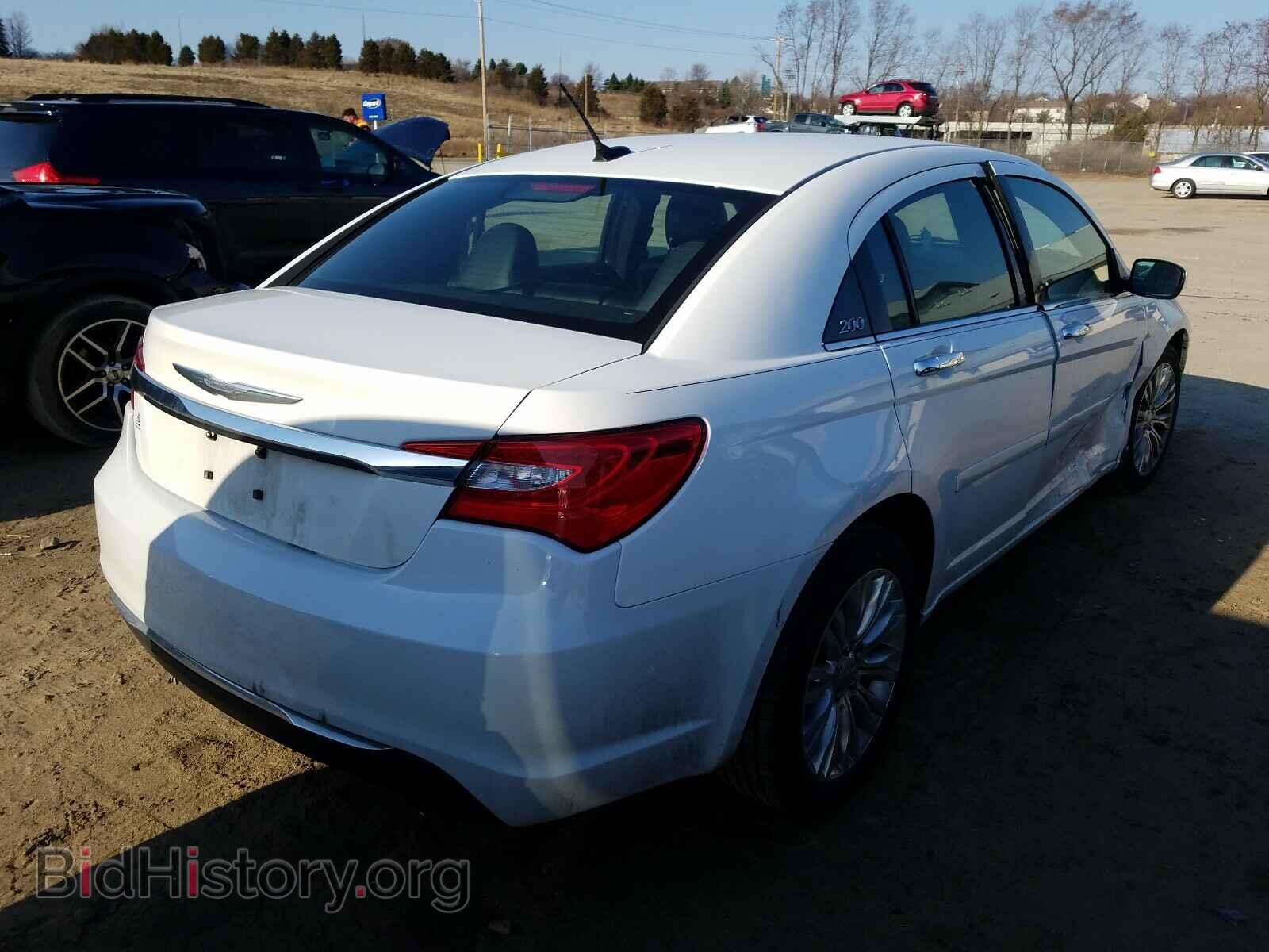 2011 CHRYSLER 200 - VIN: 1C3BC2FG6BN581661 - Фото 4