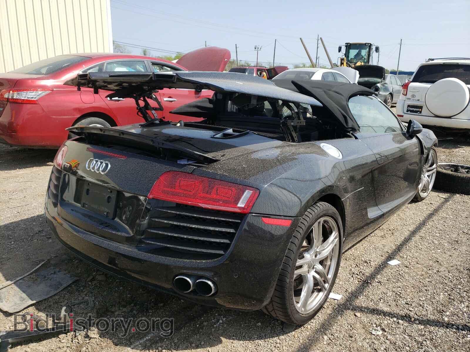 2011 AUDI R8 - VIN: WUASUAFG0BN003089 - Фото 4