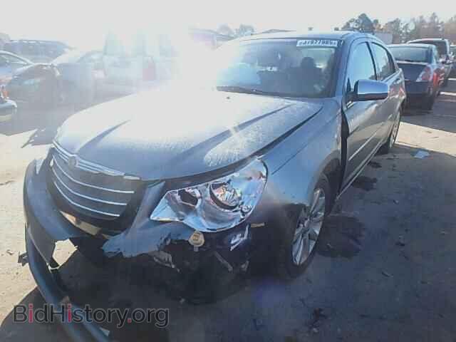 2010 CHRYSLER SEBRING - VIN: 1C3CC5FD6AN194666 - Фото 2