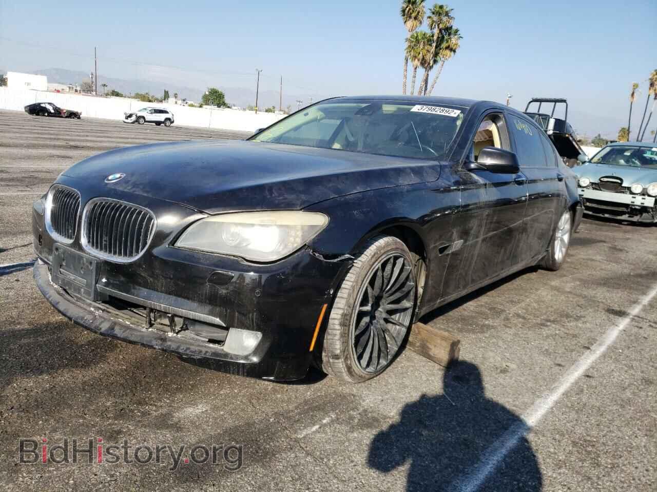 2010 BMW 7 SERIES - VIN: WBAKB8C52ACY63808 - Фото 2