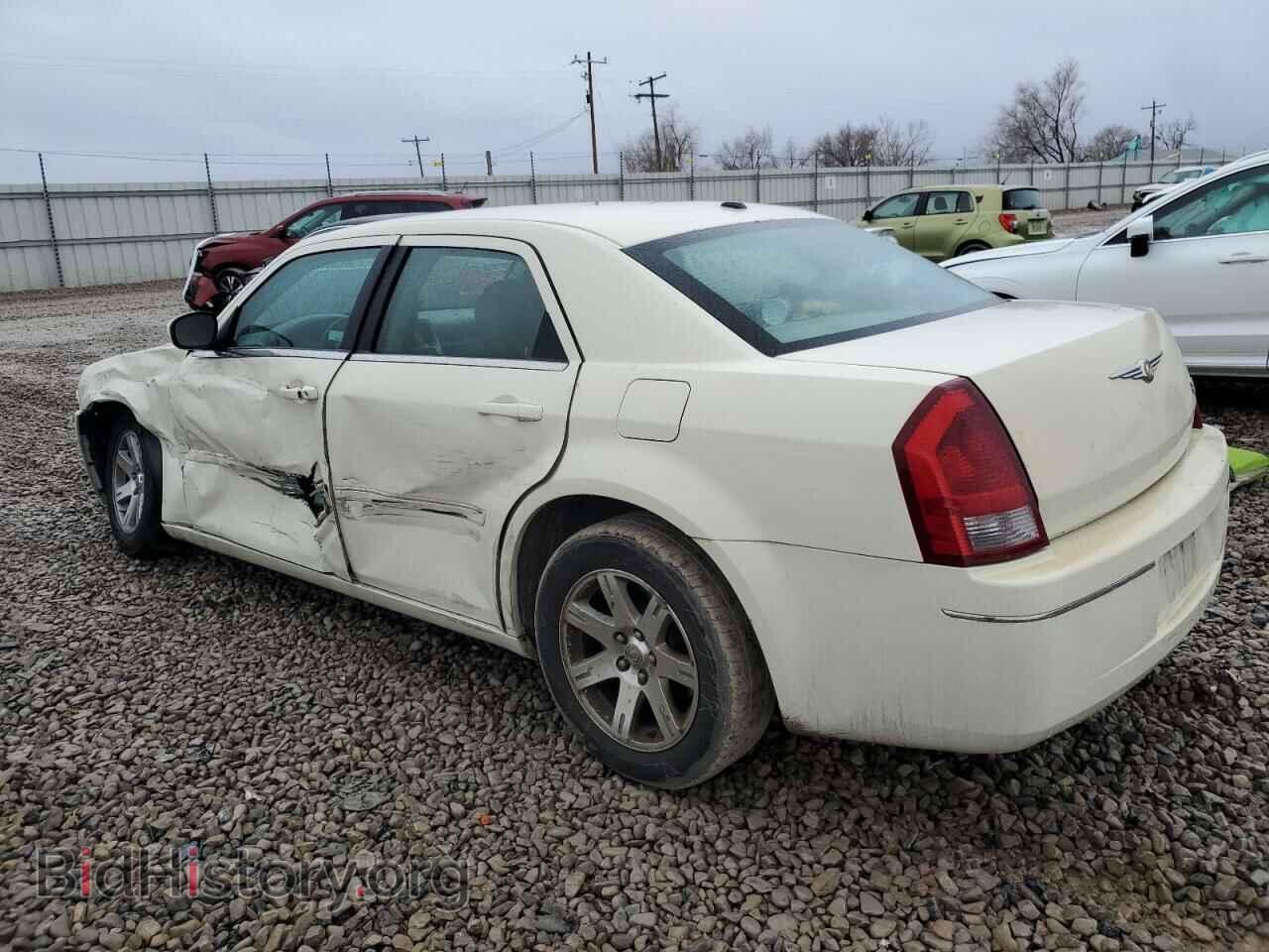 2007 CHRYSLER 300 - VIN: 2C3KA53G47H858447 - Фото 2
