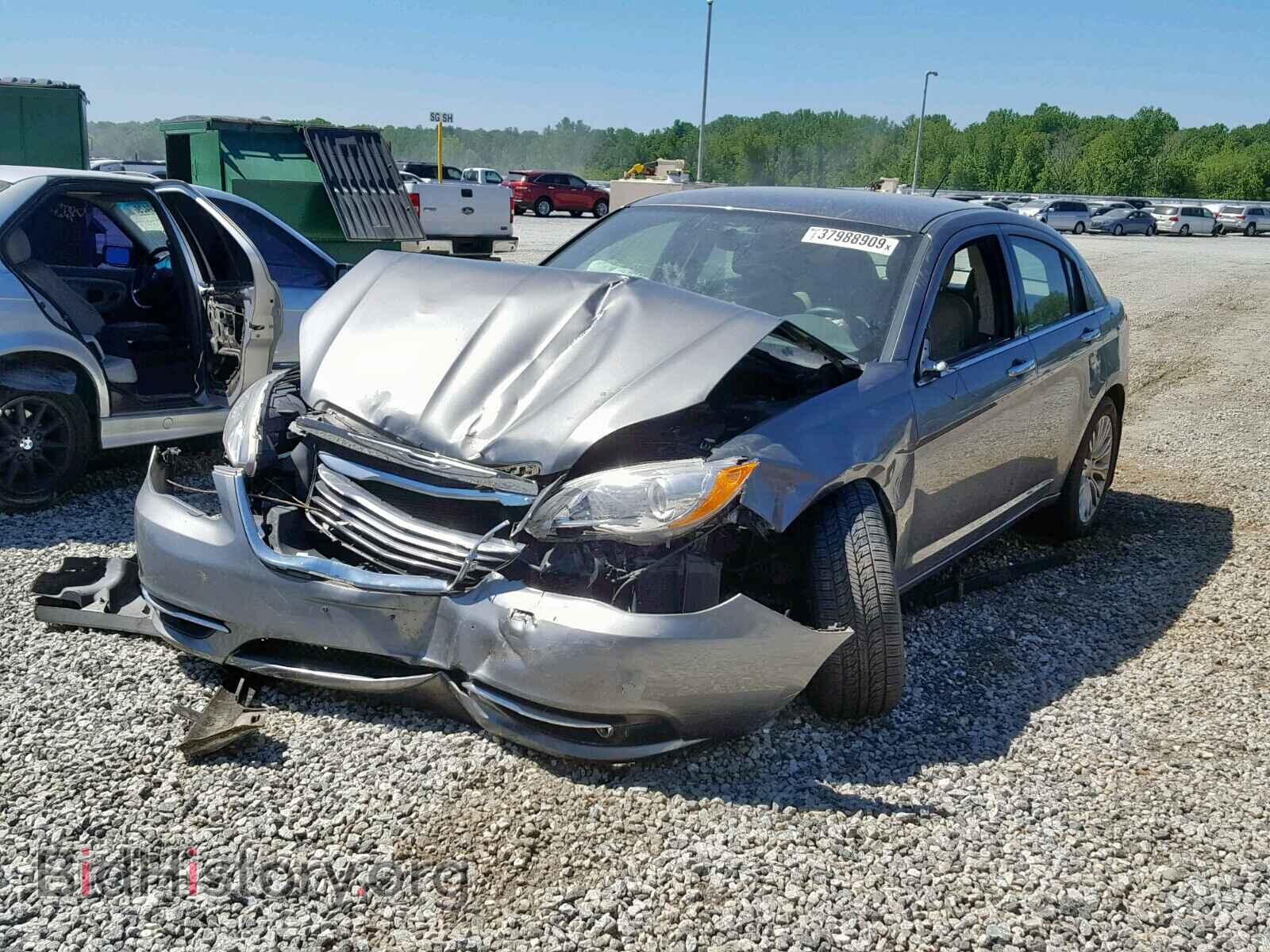 2012 CHRYSLER 200 - VIN: 1C3CCBCB0CN284027 - Фото 2