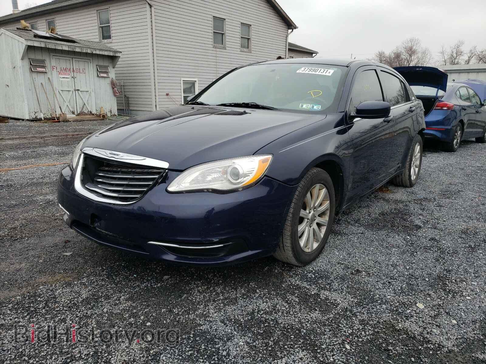 2013 CHRYSLER 200 - VIN: 1C3CCBBG0DN569079 - Фото 2