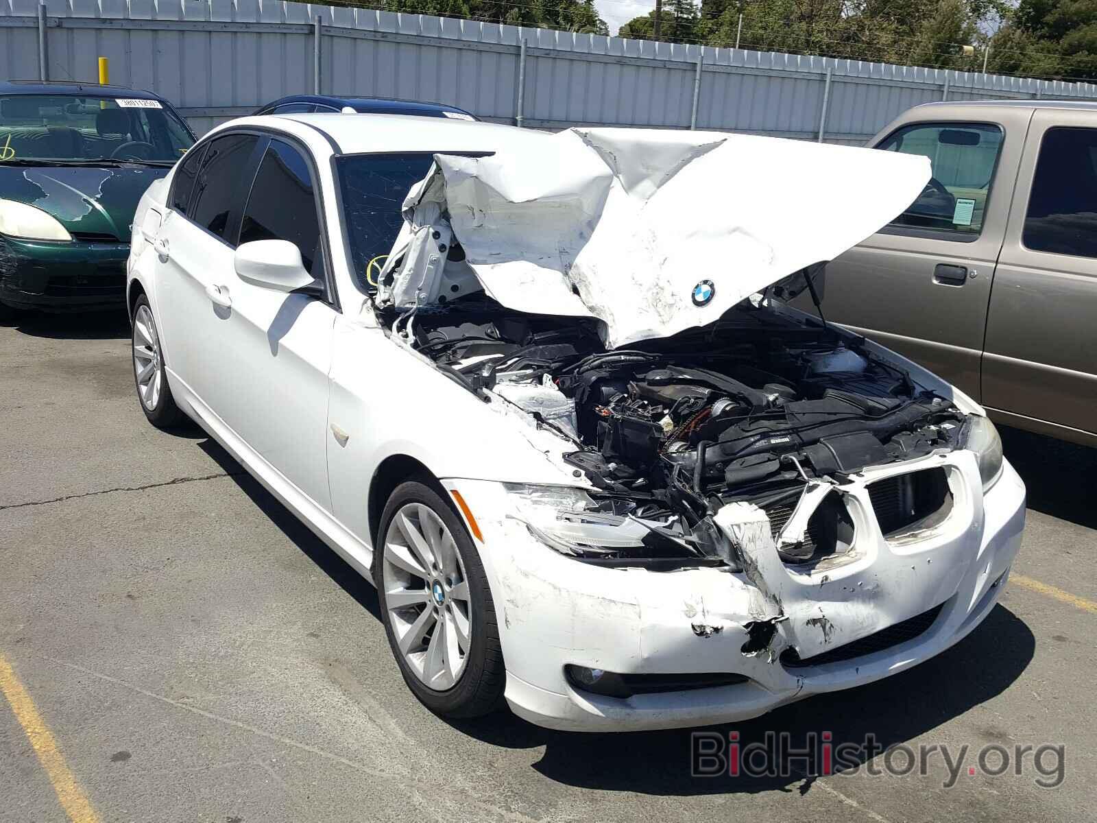 Photo WBAPH7C54BE680074 - BMW 3 SERIES 2011