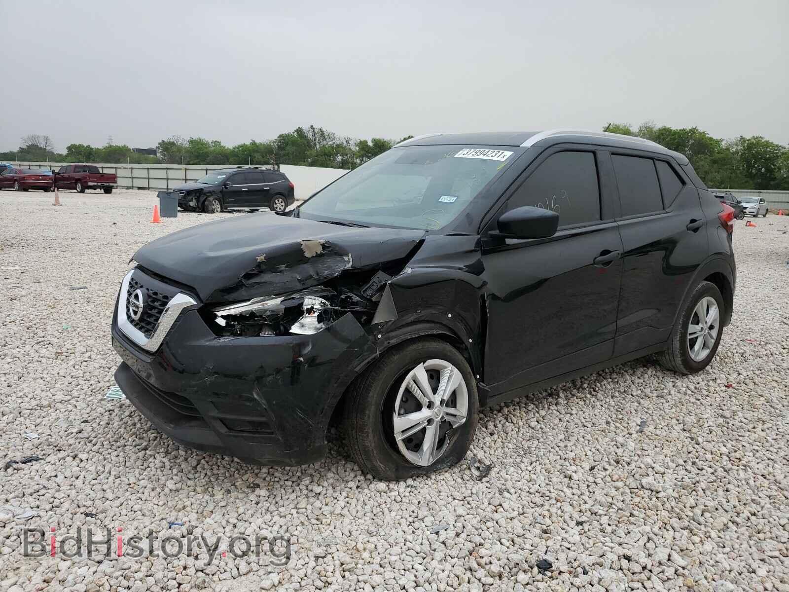 2019 NISSAN KICKS - VIN: 3N1CP5CU3KL559040 - Photo 2