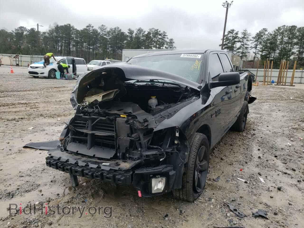 2018 RAM 1500 - VIN: 1C6RR6FT6JS279968 - Фото 2