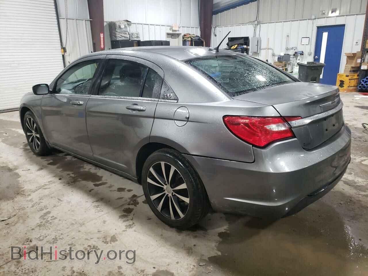 2013 CHRYSLER 200 - VIN: 1C3CCBBG0DN738775 - Фото 2