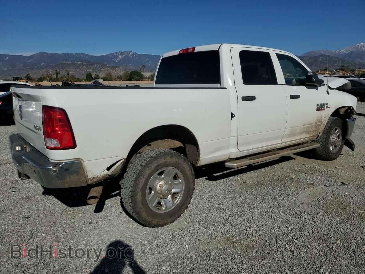2017 RAM All Models - VIN: 3C6UR5CL6HG625348 - Фото 3