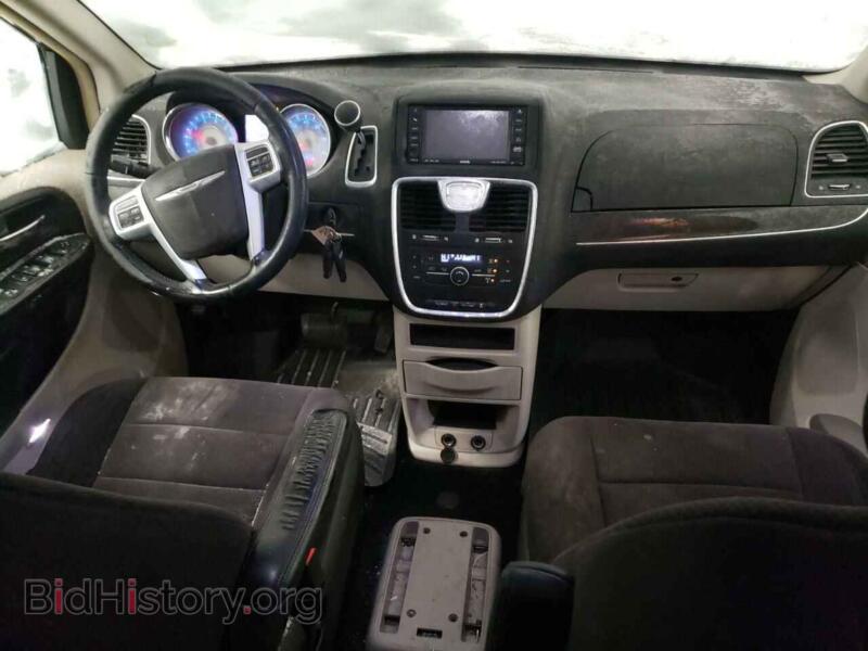 2011 Chrysler MINIVAN (VIN 2A4RR5DG3BR641390) — photo 8 of 13