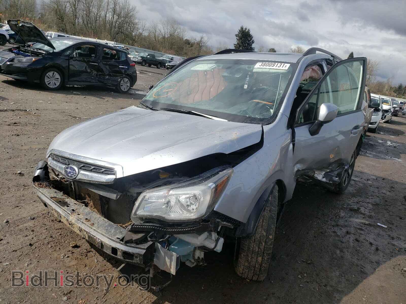 2018 SUBARU FORESTER - VIN: JF2SJAGC2JH592078 - Фото 2