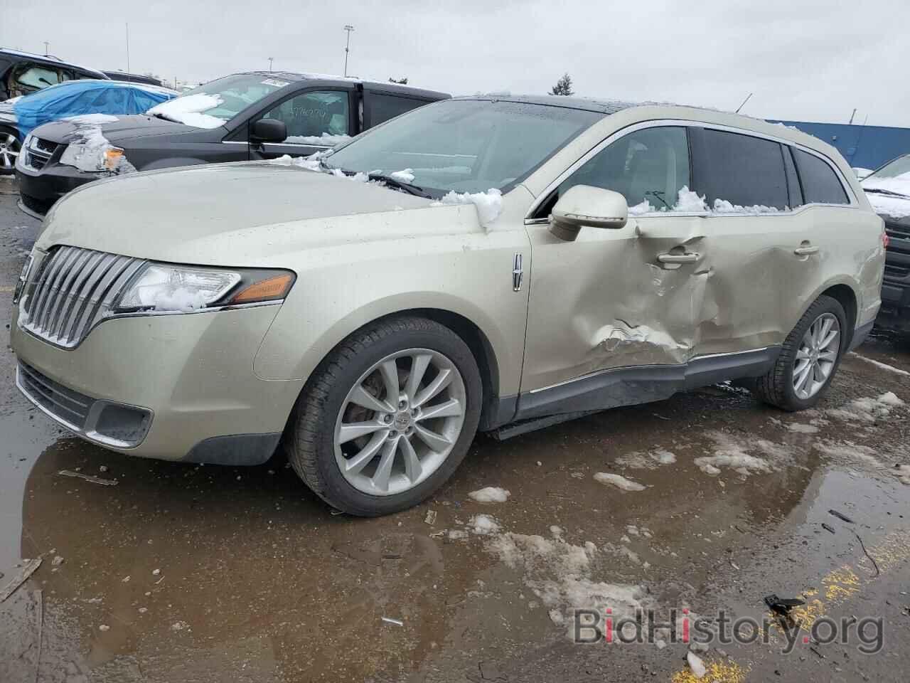Photo 2LMHJ5AT9ABJ17100 - LINCOLN MKT 2010