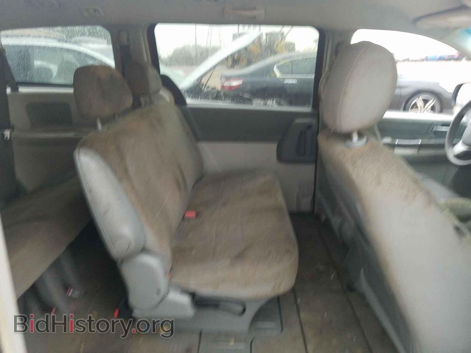 2008 CHRYSLER MINIVAN - VIN: 2A8HR44HX8R842032 - Фото 6