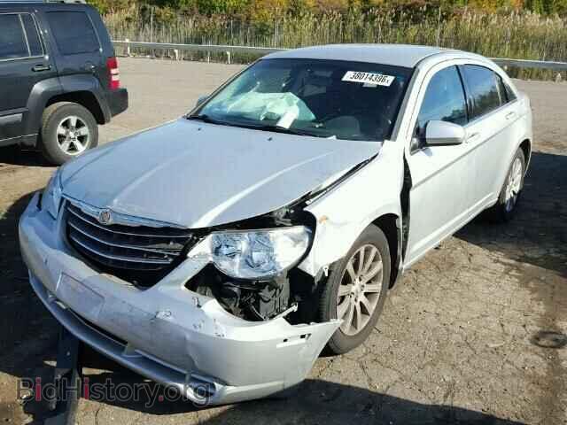 2010 CHRYSLER SEBRING - VIN: 1C3CC5FB2AN222719 - Фото 2