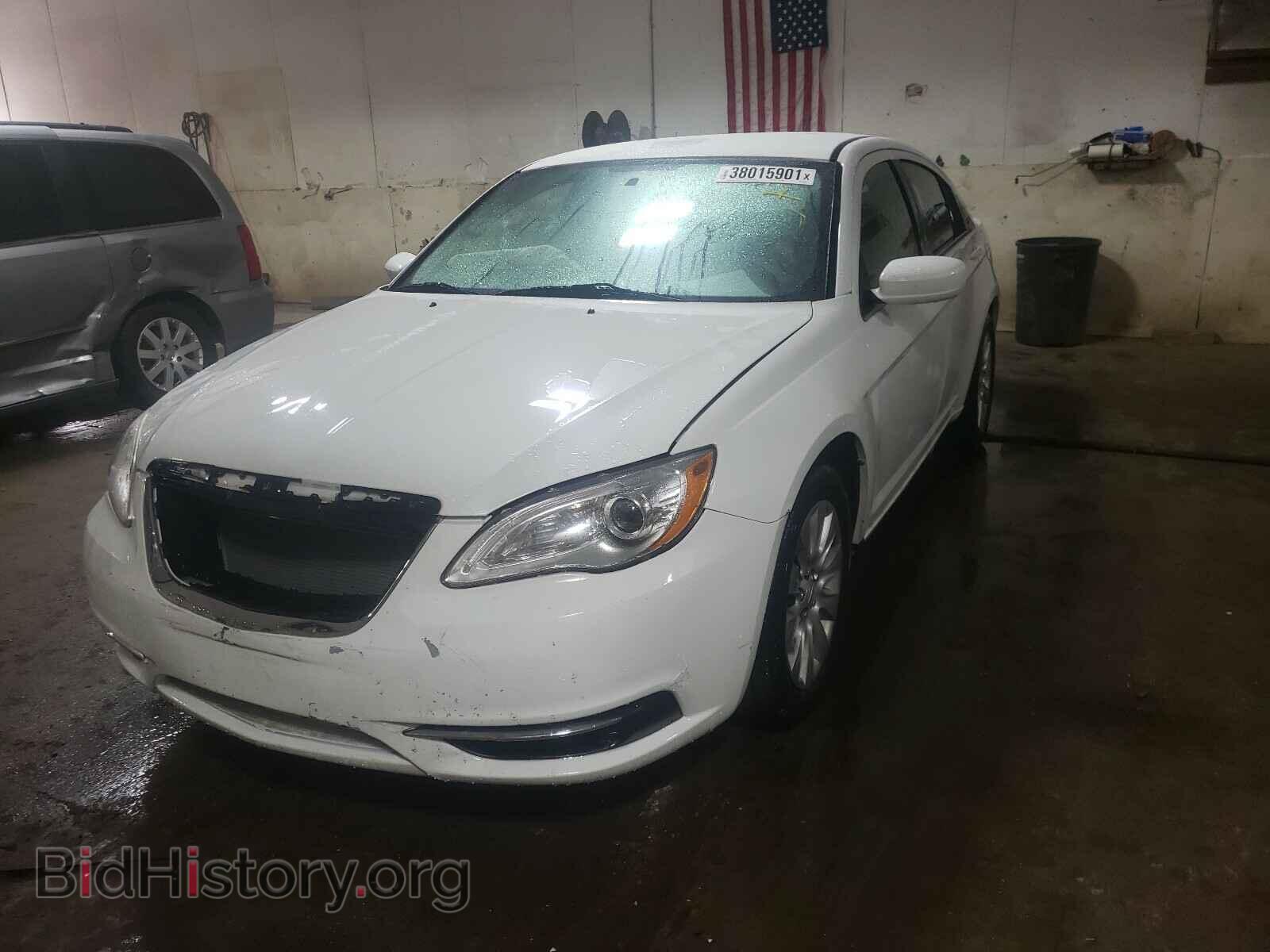 2013 CHRYSLER 200 - VIN: 1C3CCBAB0DN634681 - Фото 2