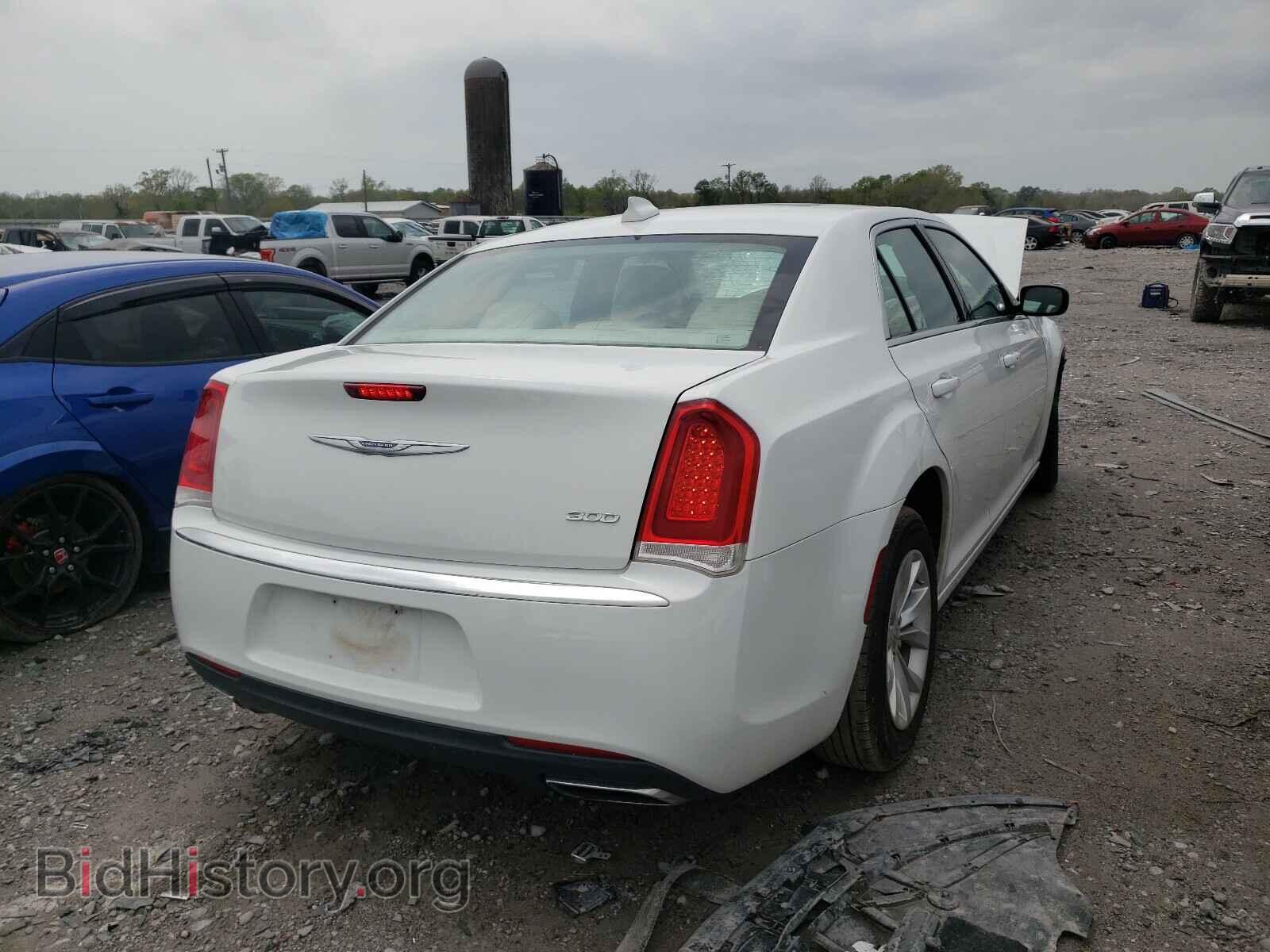 2016 CHRYSLER 300 - VIN: 2C3CCAAG3GH123422 - Фото 4