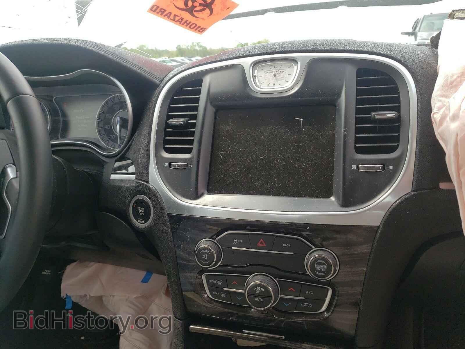 2016 CHRYSLER 300 - VIN: 2C3CCAAG3GH123422 - Фото 9