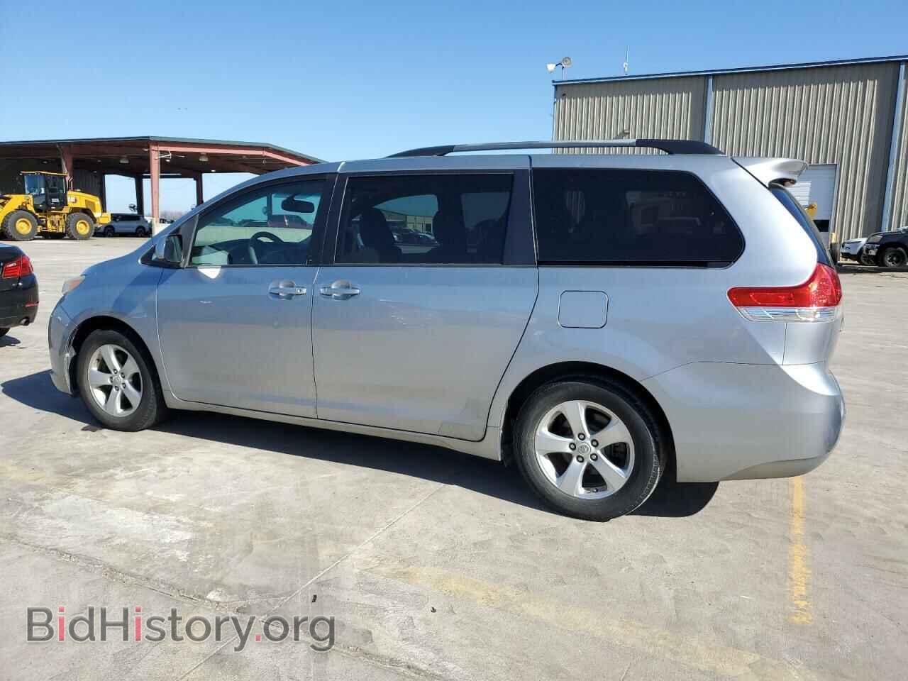 2011 TOYOTA All Models - VIN: 5TDKK3DC4BS093775 - Фото 2
