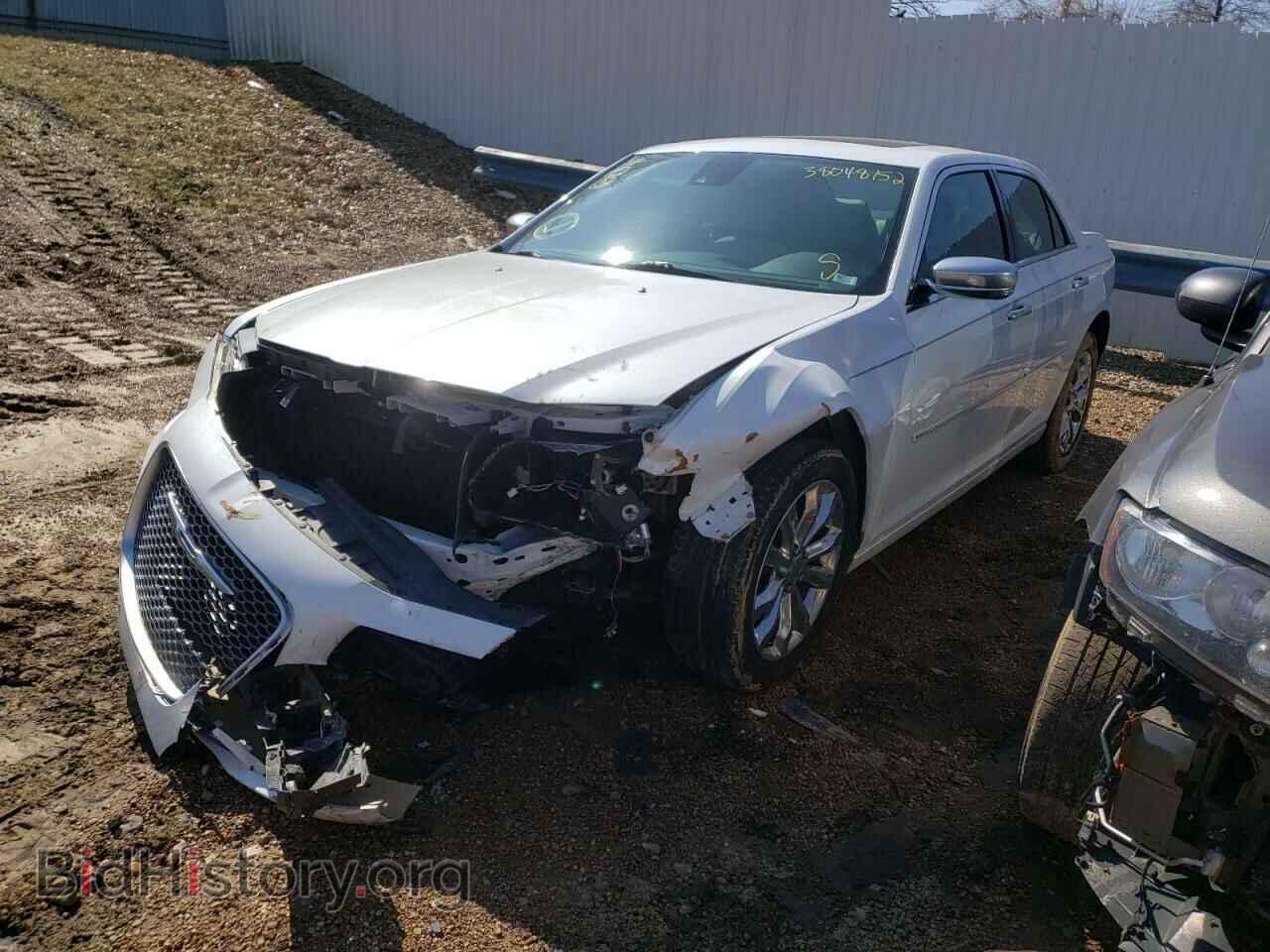 2015 CHRYSLER 300 - VIN: 2C3CCASG8FH763820 - Фото 2