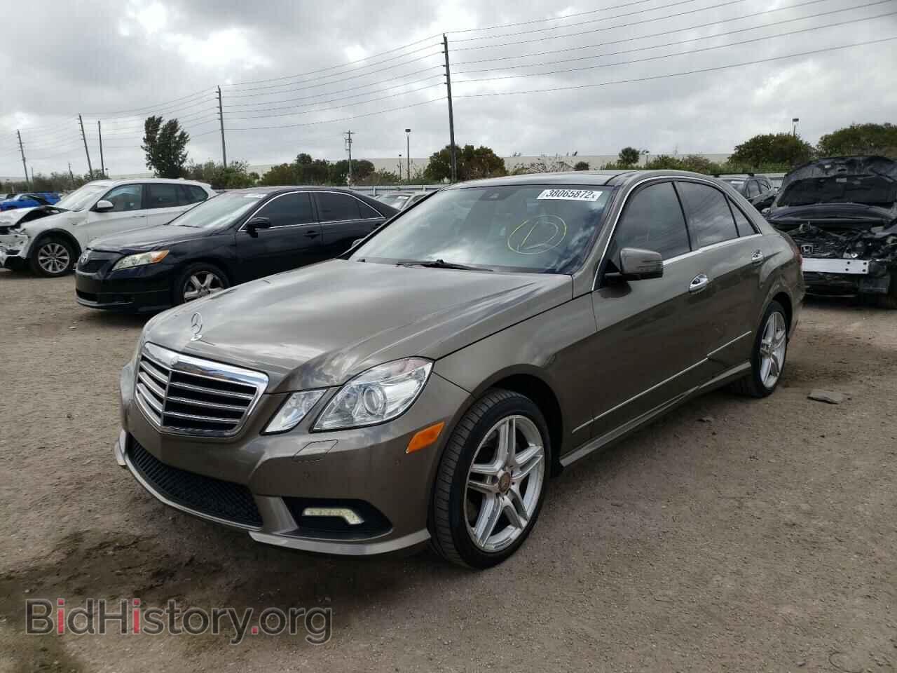 2011 MERCEDES-BENZ E-CLASS - VIN: WDDHF9AB4BA326599 - Фото 2