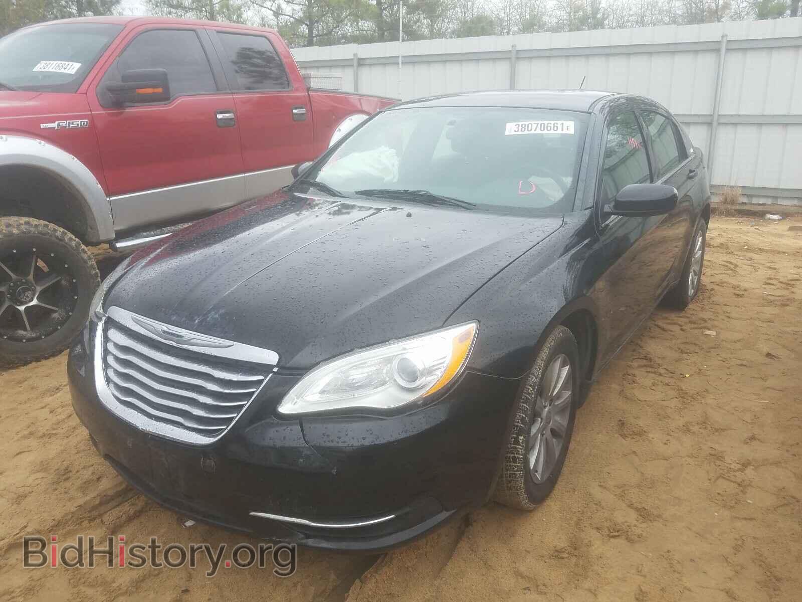 2013 CHRYSLER 200 - VIN: 1C3CCBBB8DN587981 - Фото 2