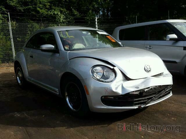 Photo 3VWF17AT6FM652942 - VOLKSWAGEN BEETLE 2015