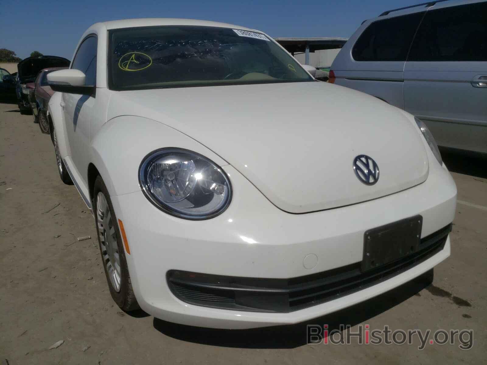 Photo 3VWJP7AT6DM674235 - VOLKSWAGEN BEETLE 2013