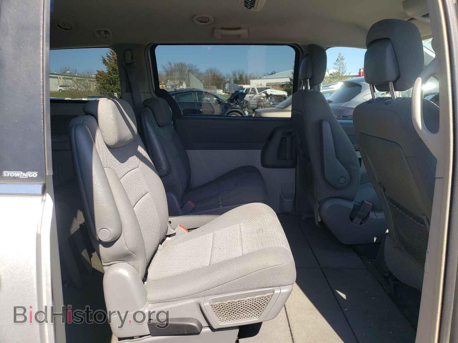 2010 CHRYSLER MINIVAN - VIN: 2A4RR4DE2AR347051 - Фото 6